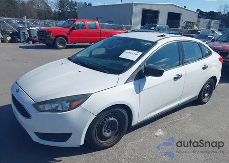 2016 Ford Focus S z USA, uszkodzony, nr VIN 1FADP3E23GL356692